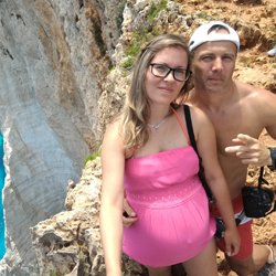 Niki és Karcsi eljegyzése